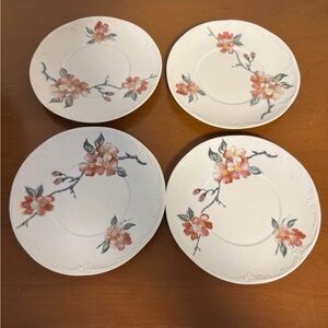 fine porcelain set - Set of 4 from Romania